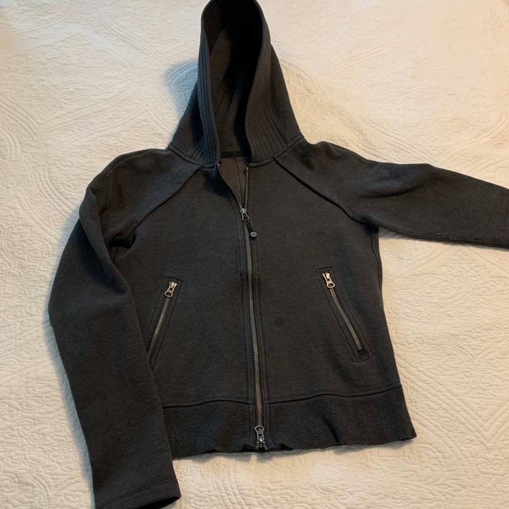 Lululemon scuba zip up size 6